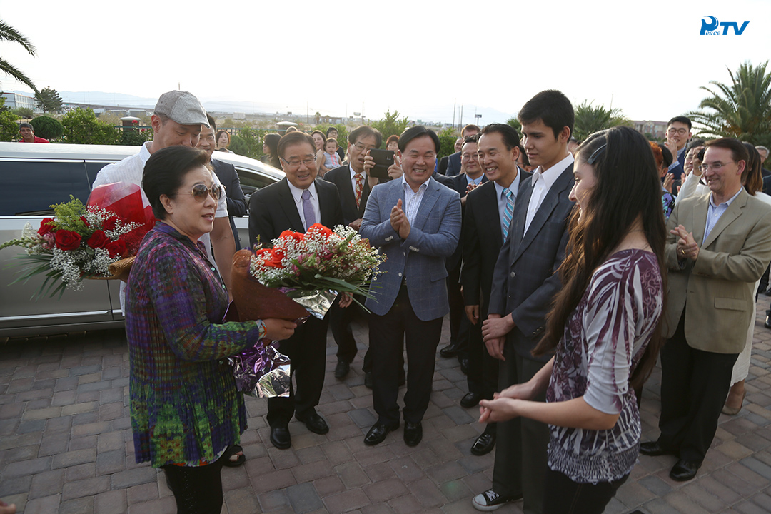 True Mother's Arrival in Las Vegas (May 26, 2015)