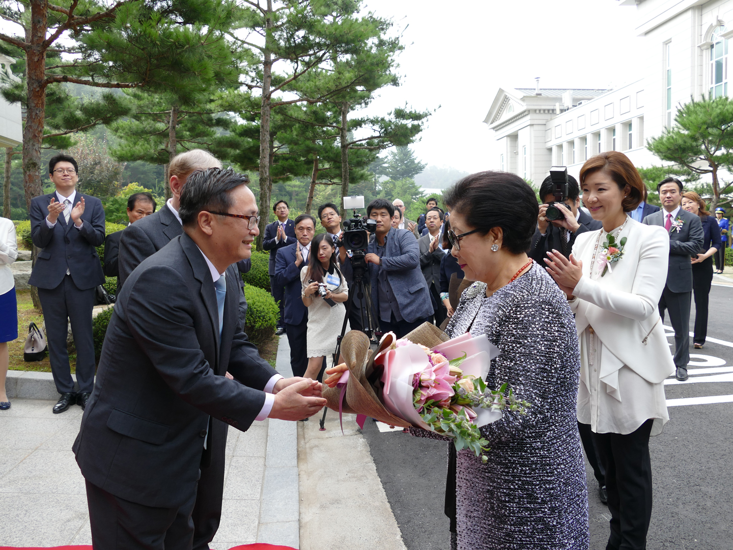 Dedication of the Hyo Jeong Academy of Arts and Sciences (September 9)